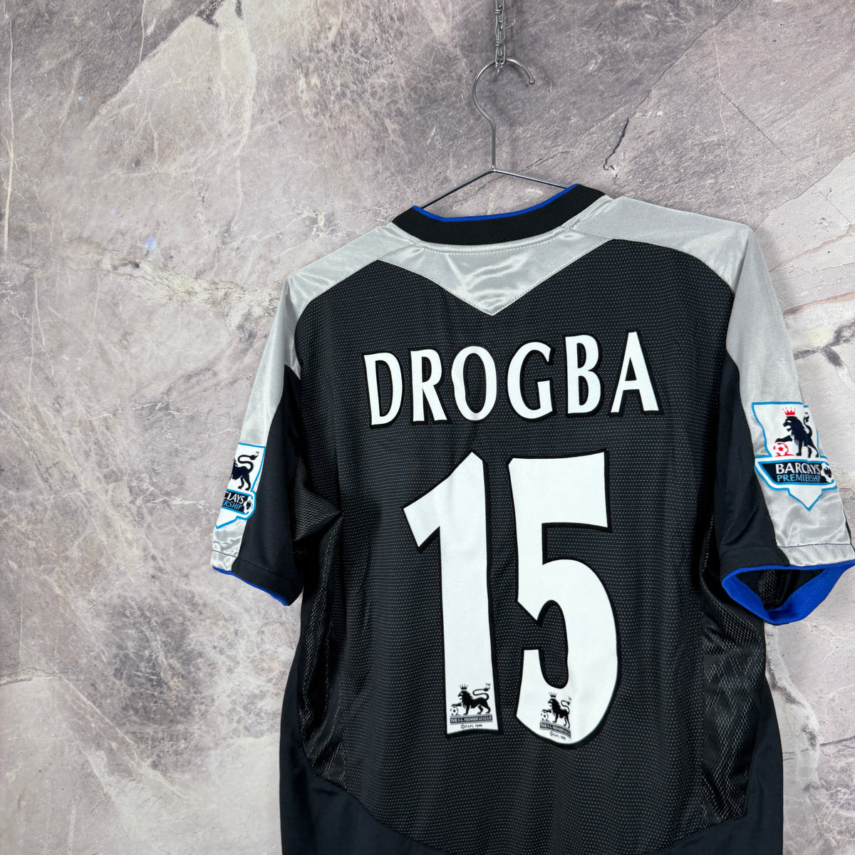 Chelsea 2004-2005 Away Jersey — Drogba #15 M