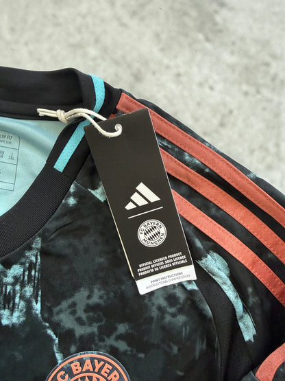 Bayern Munich 2024 2025 Away Jersey — Davies #19 L