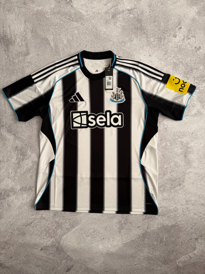 Newcastle United 2025 2026 Home Jersey — XL