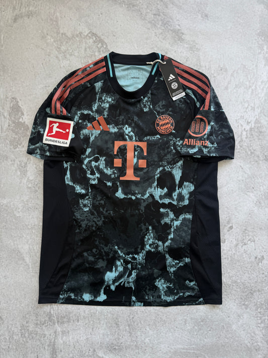 Bayern Munich 2024 2025 Away Jersey — Davies #19 L