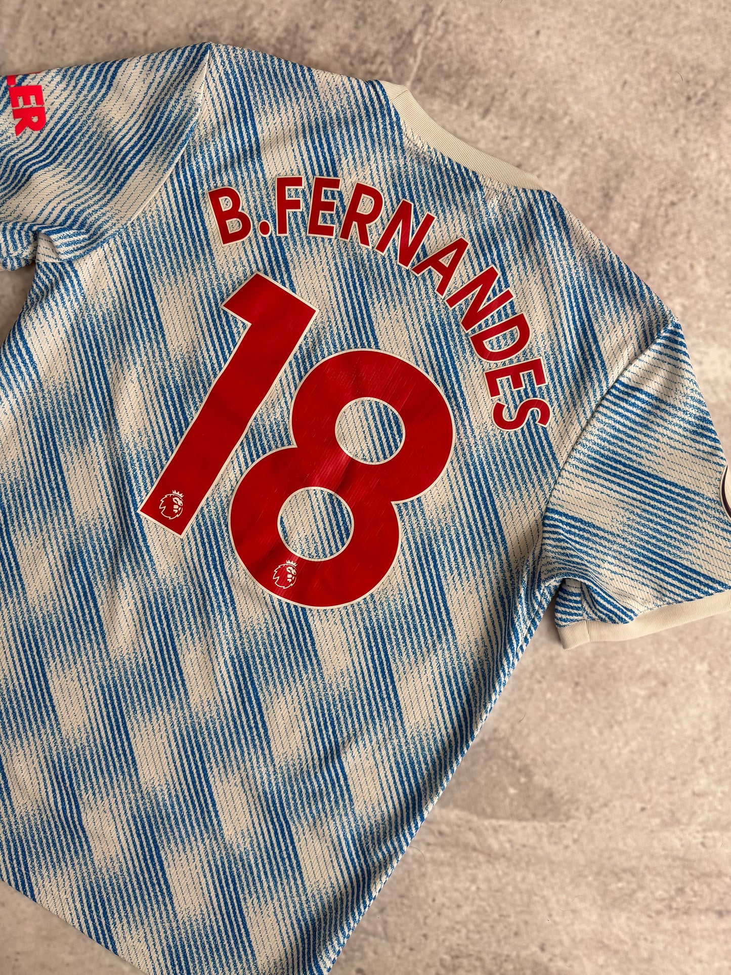 Manchester United 2021 2022 Away Jersey — B. Fernandes #18 M