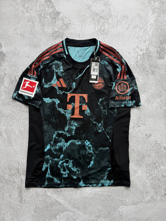 Bayern Munich 2024 2025 Away Jersey — Kane #9 M