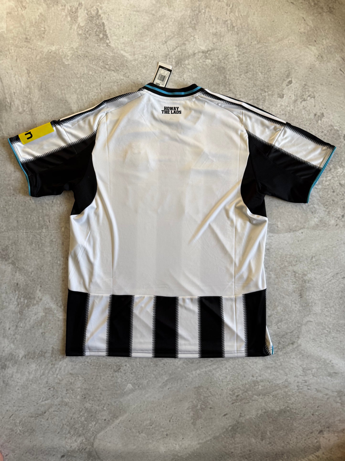 Newcastle United 2025 2026 Home Jersey — XL