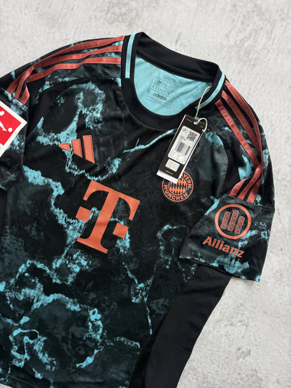 Bayern Munich 2024 2025 Away Jersey — Kane #9 M