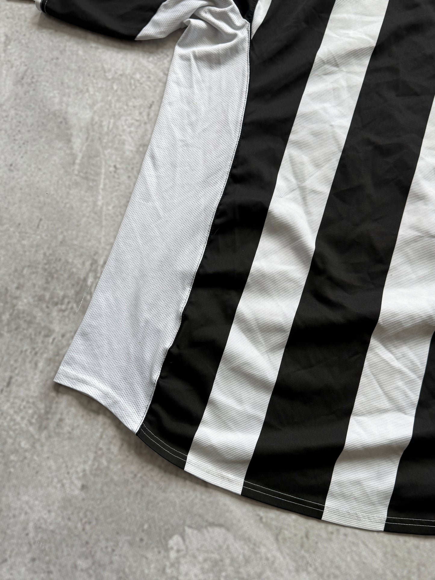 Juventus 2004 2005 Home Jersey — L