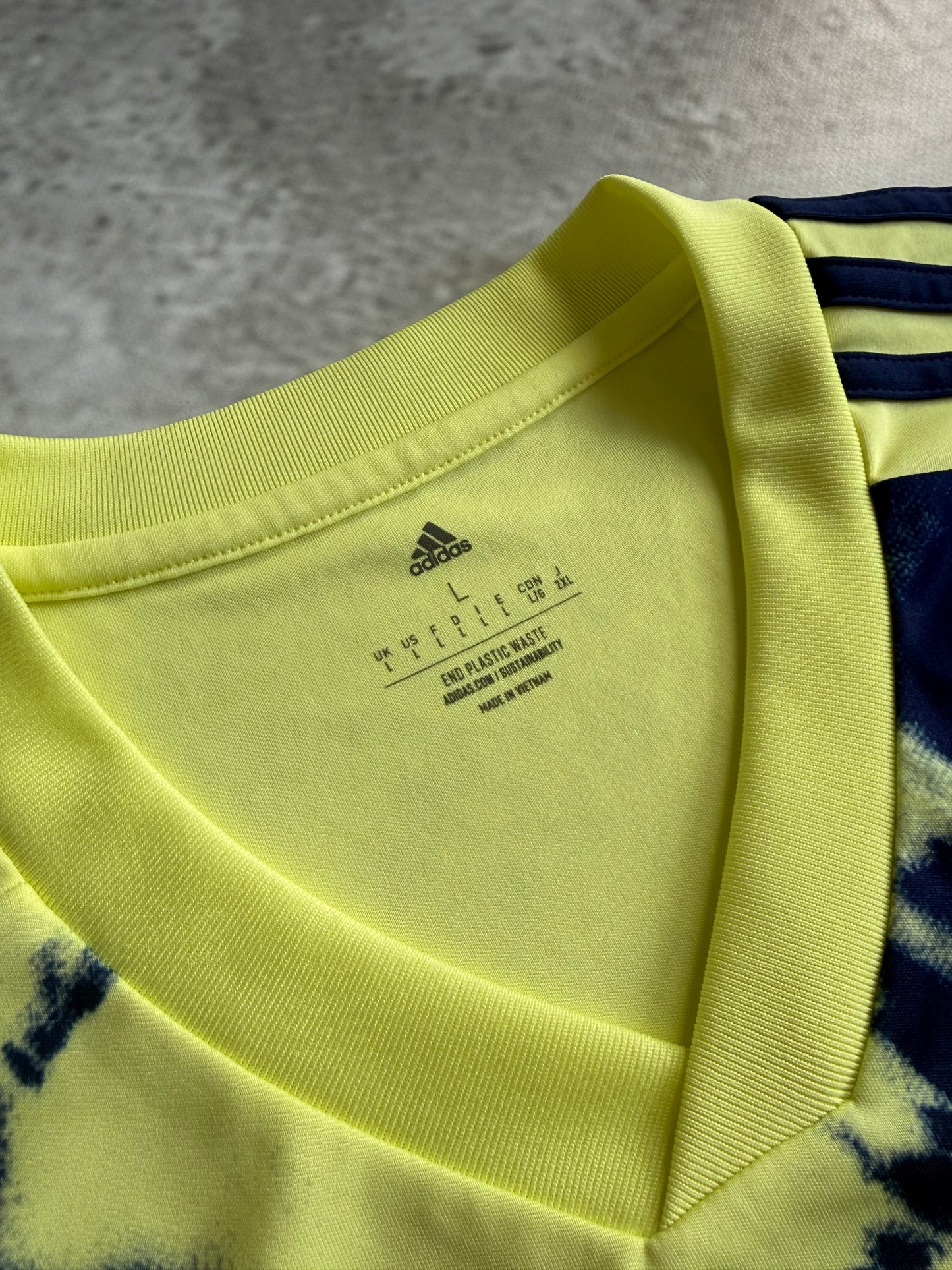 Leeds United 2022 2023 Away Jersey — L