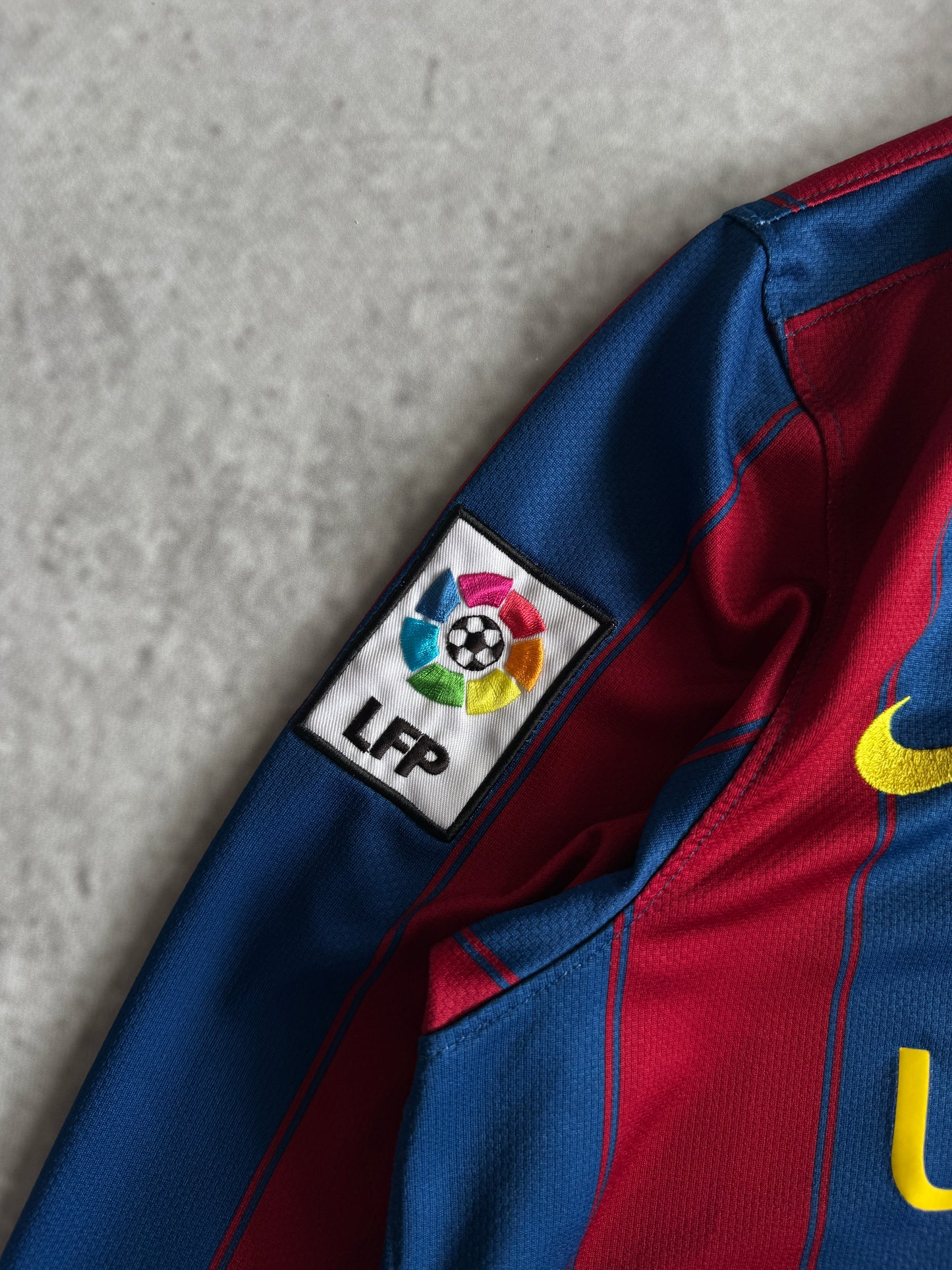 Barcelona 2009 2010 Home Jersey — M