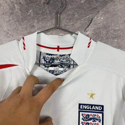 England 2005-2007 Home Jersey — Gerrard #4 L