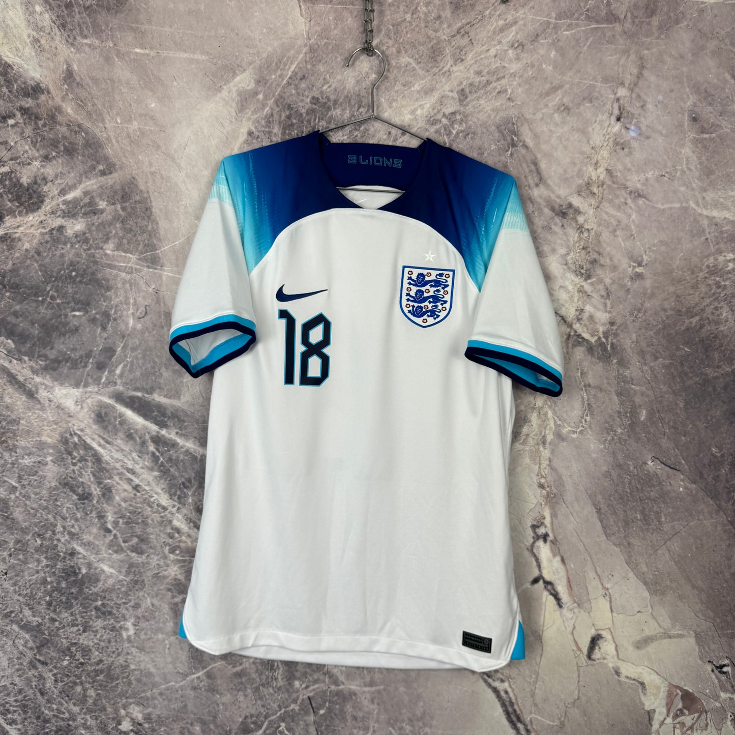 England 2022 Home Jersey — Saka #18 M