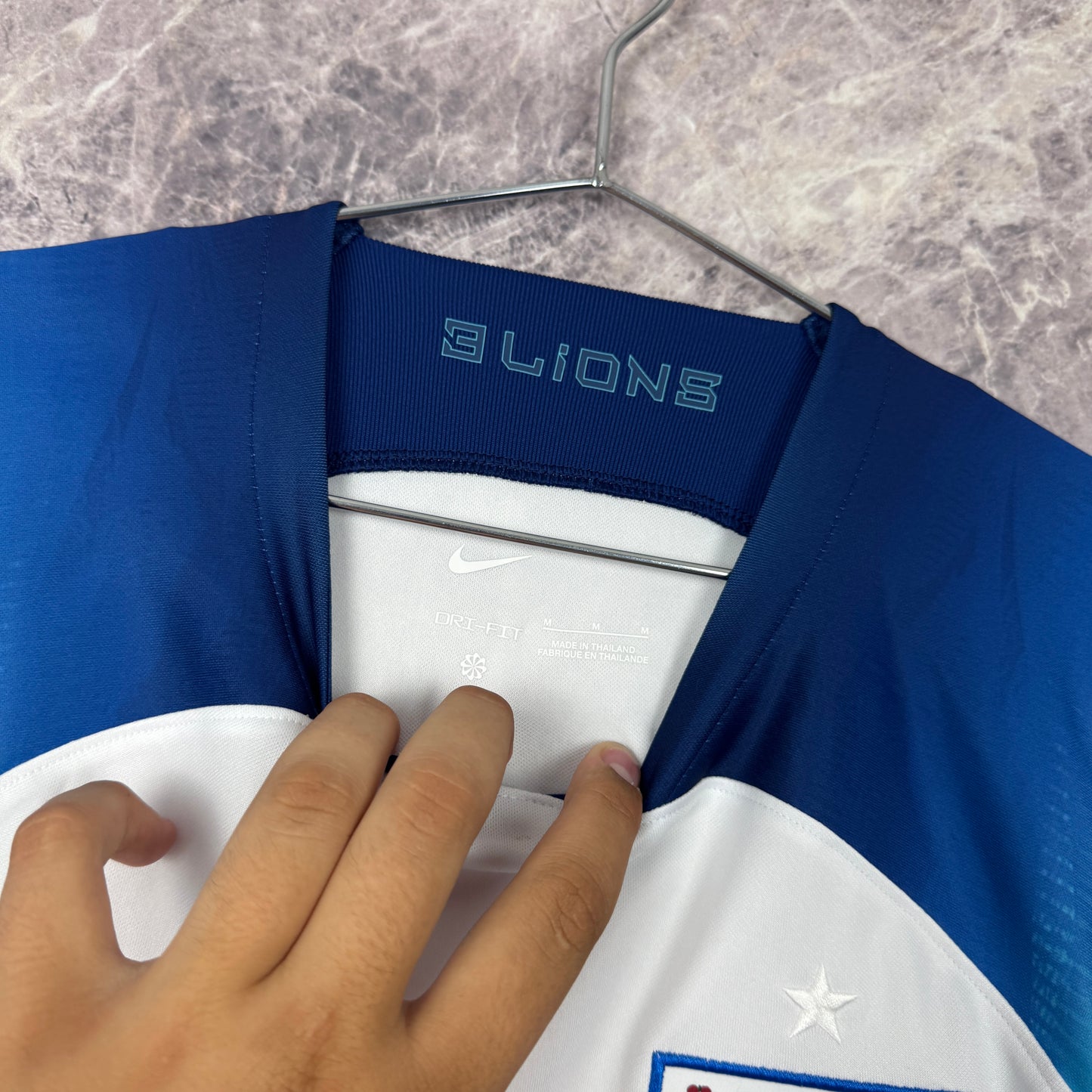 England 2022 Home Jersey — Saka #18 M