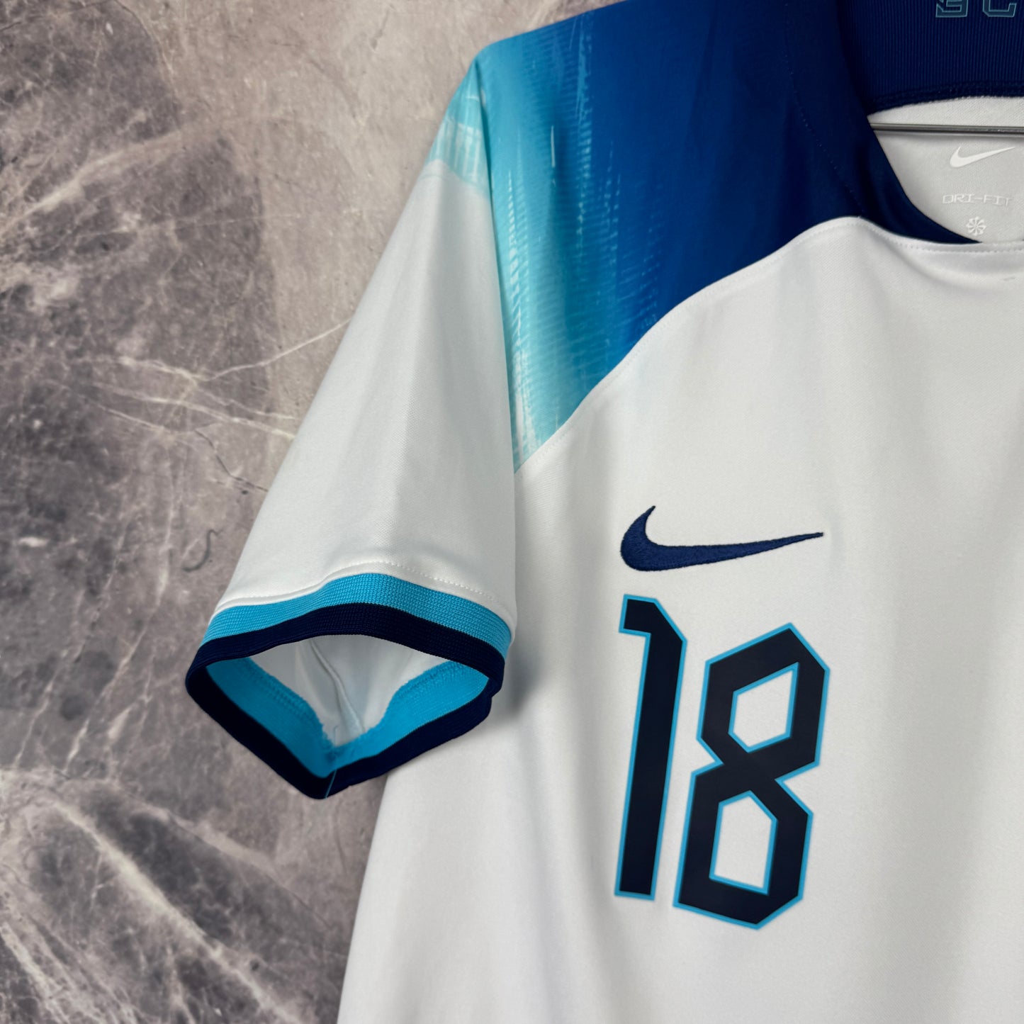 England 2022 Home Jersey — Saka #18 M