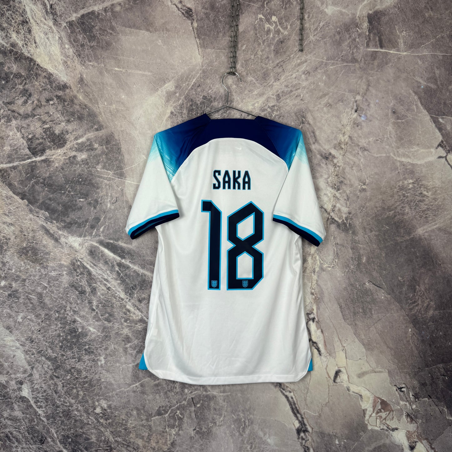 England 2022 Home Jersey — Saka #18 M