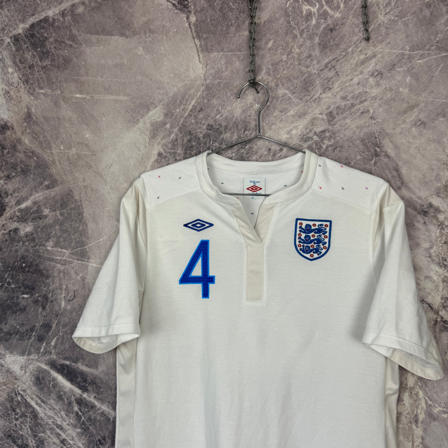 England 2011-2012 Home Jersey — Gerrard #4 L