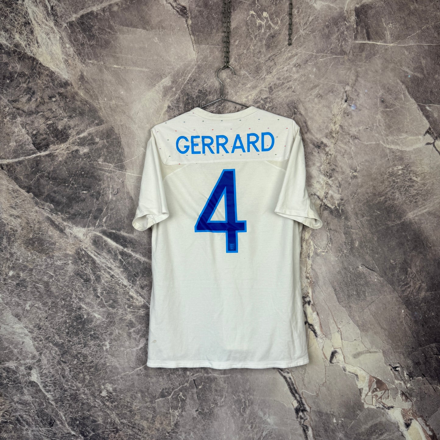 England 2011-2012 Home Jersey — Gerrard #4 L