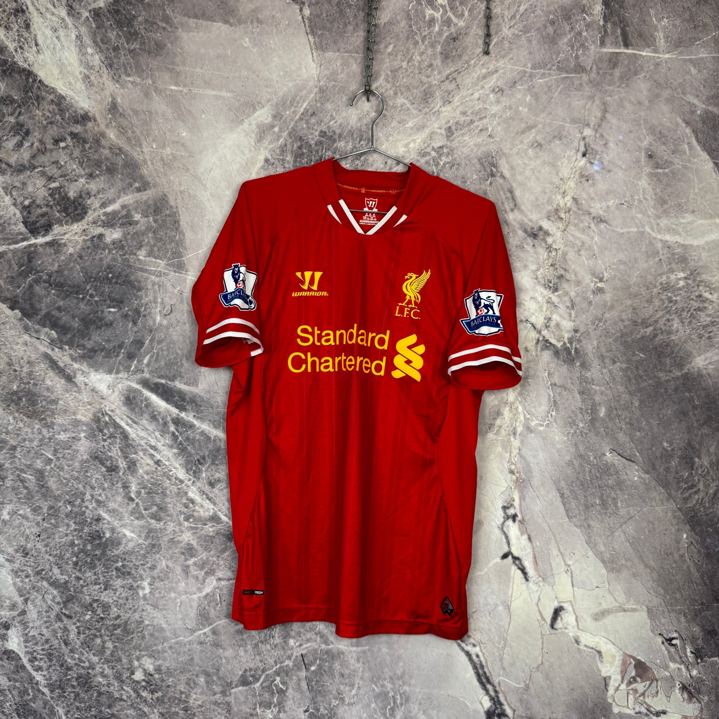 Liverpool 2013-2014 Home Jersey — Suarez #7 M