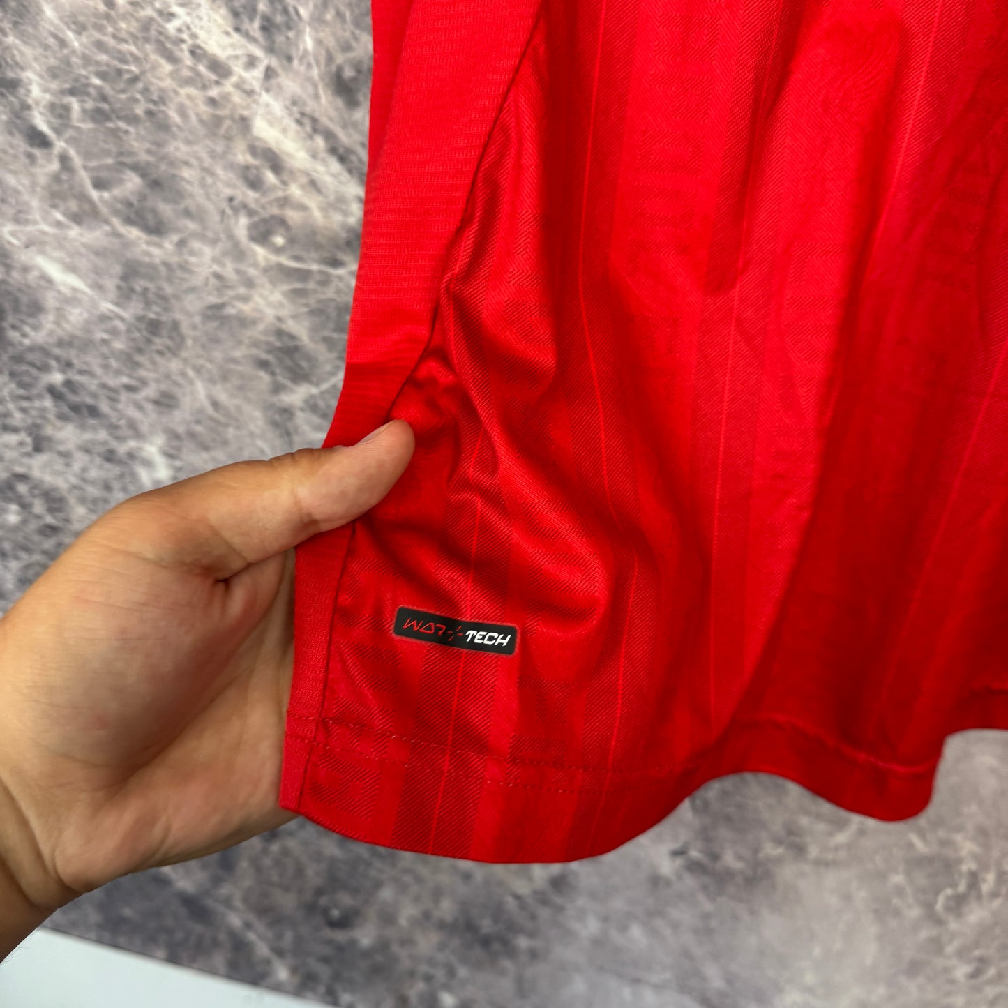 Liverpool 2013-2014 Home Jersey — Suarez #7 M