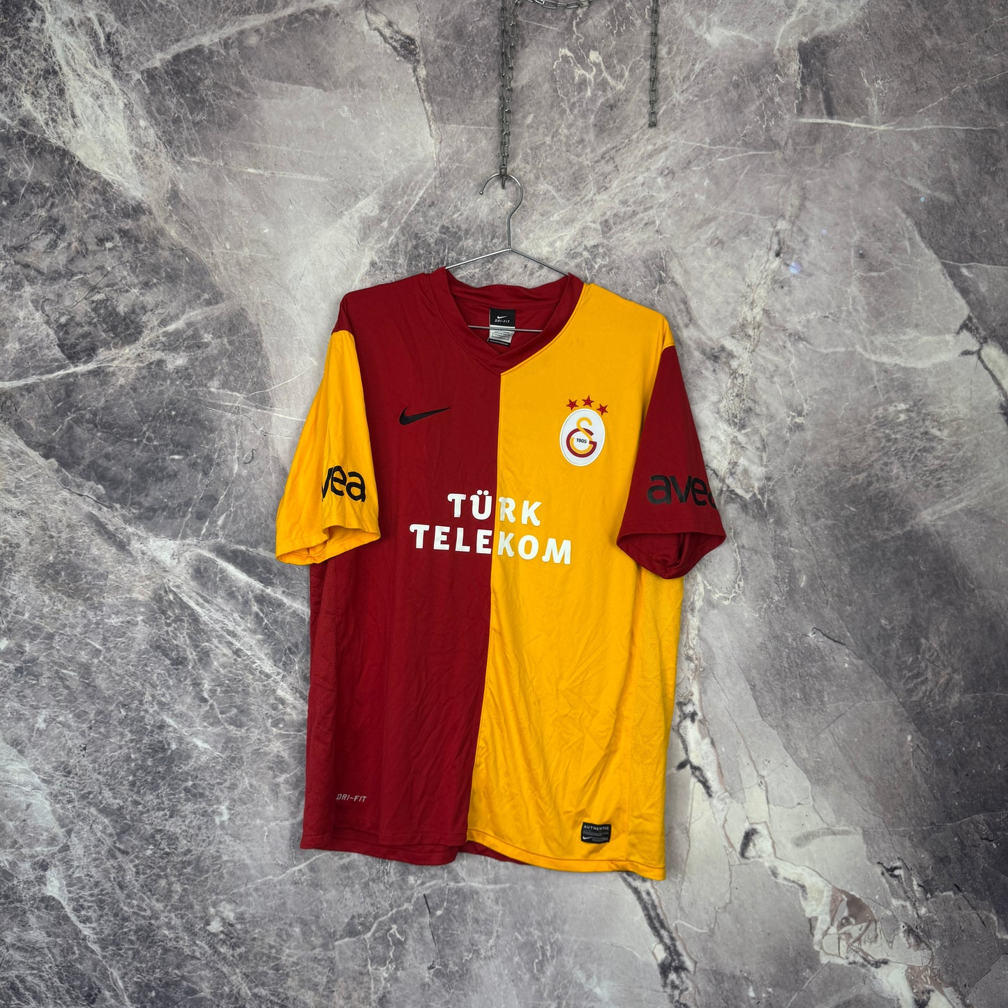 Galatasaray 2011-2012 Home Jersey — Felipe Melo #10 L