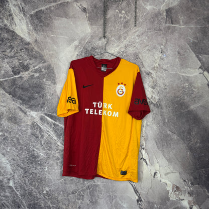 Galatasaray 2011-2012 Home Jersey — Felipe Melo #10 L