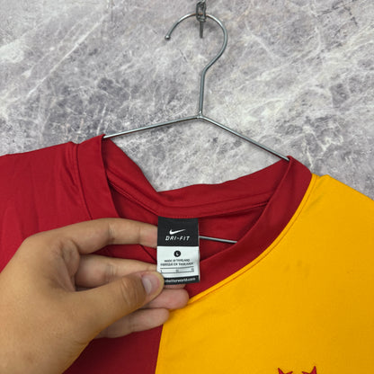 Galatasaray 2011-2012 Home Jersey — Felipe Melo #10 L