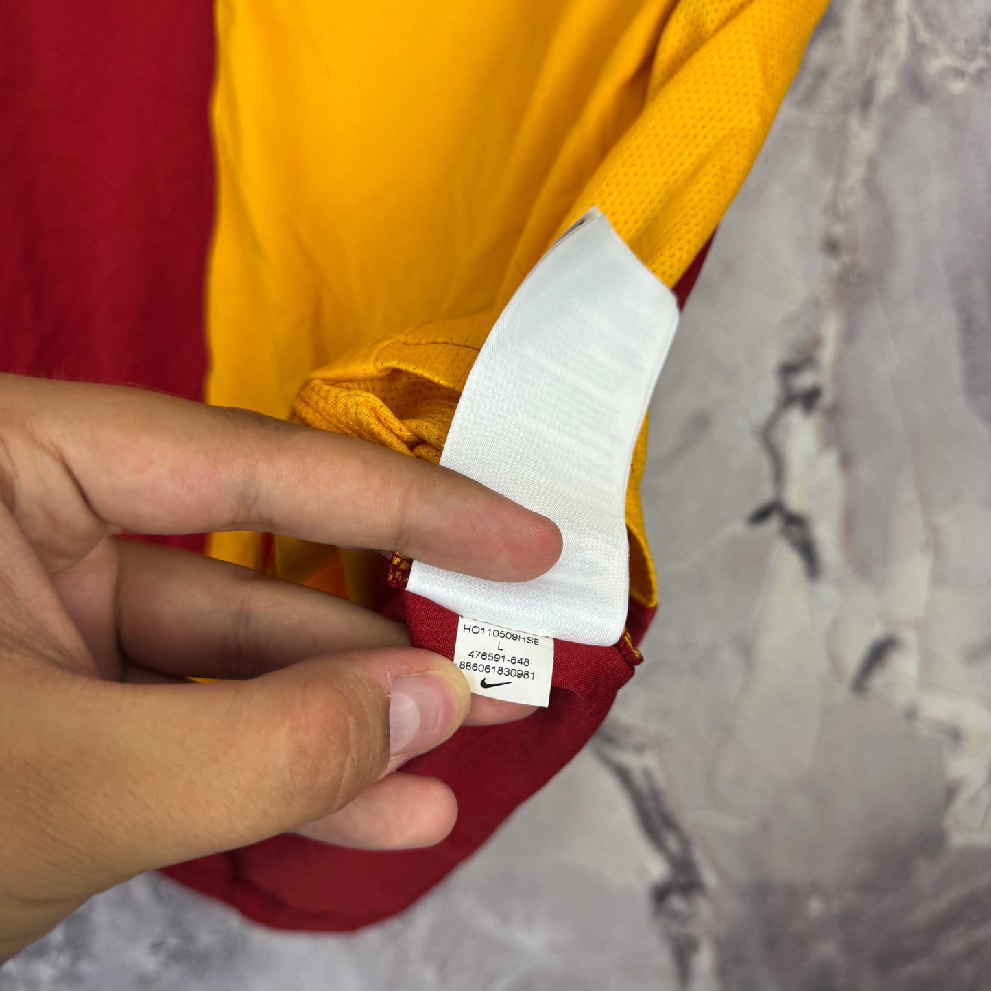 Galatasaray 2011-2012 Home Jersey — Felipe Melo #10 L