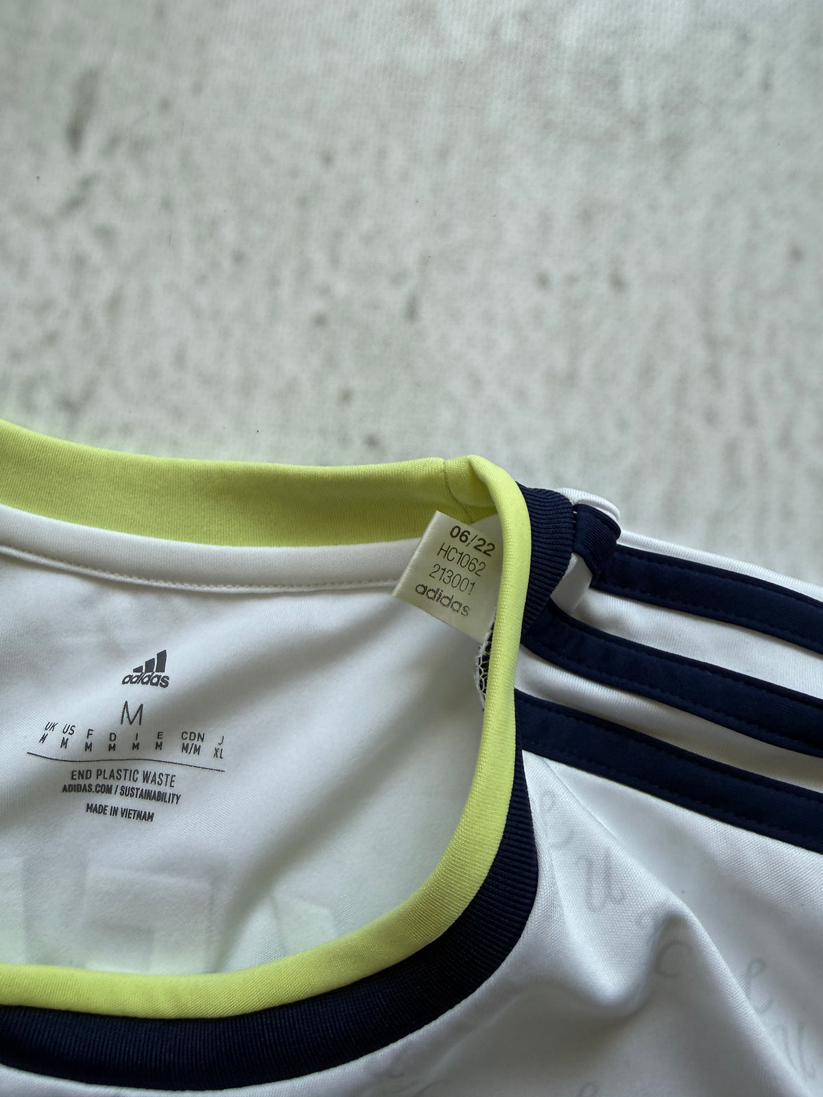Leeds United 2022-2023 Home Jersey — McKennie #28 M
