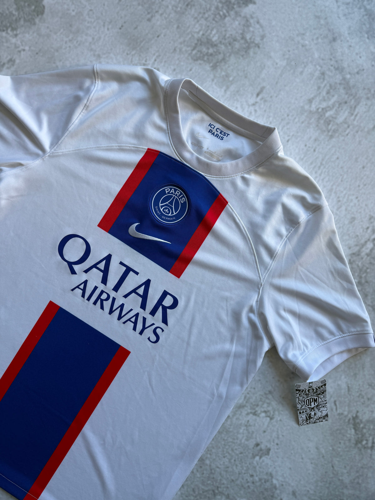 Paris Saint-Germain 2022-2023 Away Jersey — L