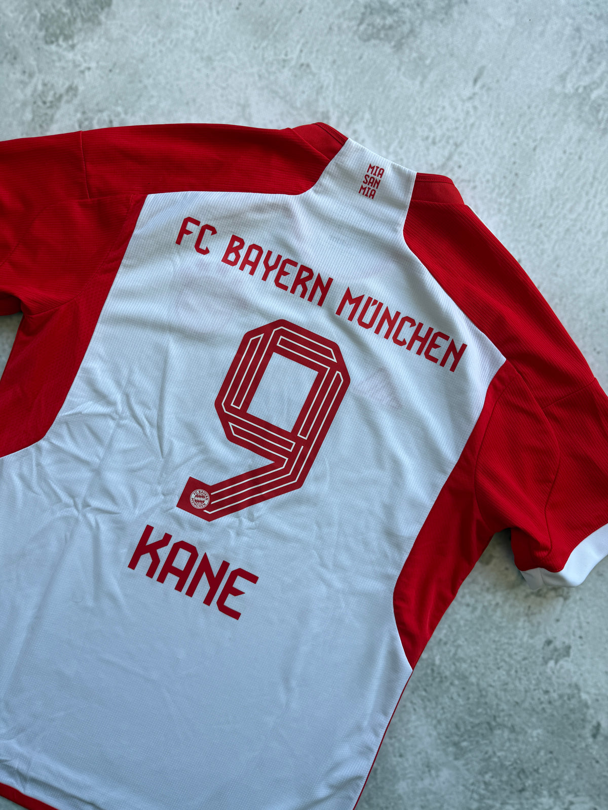 FC Bayern München 2023-2024 Home Jersey — Kane #9 L