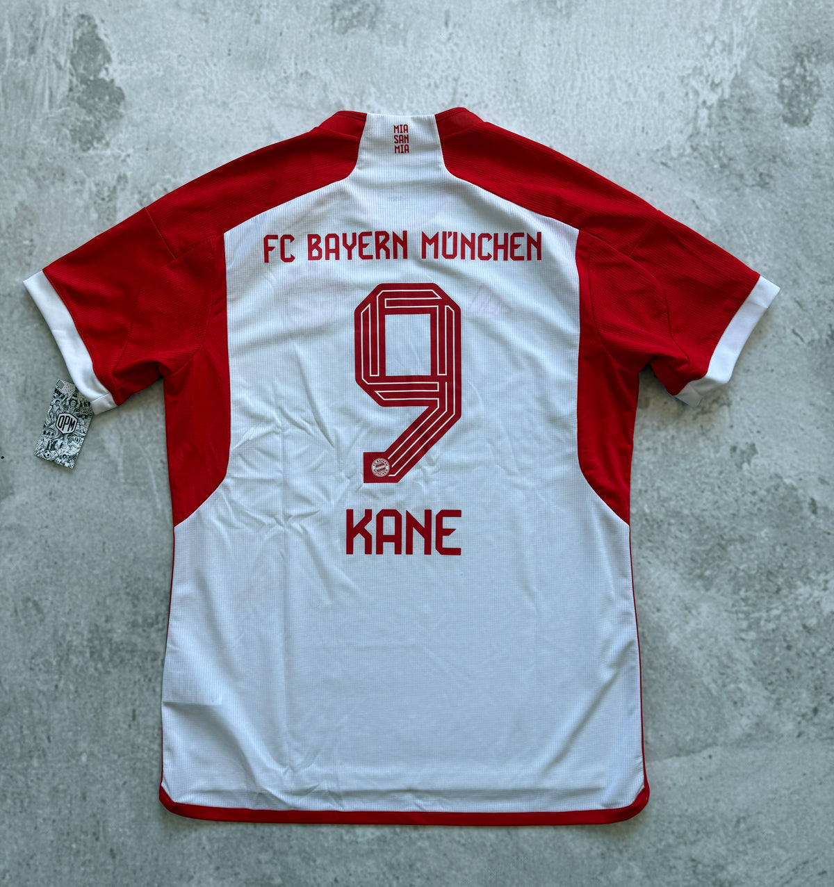FC Bayern München 2023-2024 Home Jersey — Kane #9 L