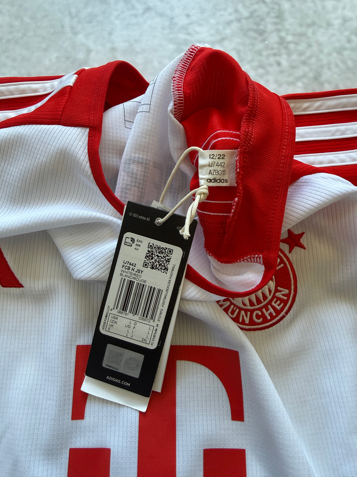 FC Bayern München 2023-2024 Home Jersey — Kane #9 L
