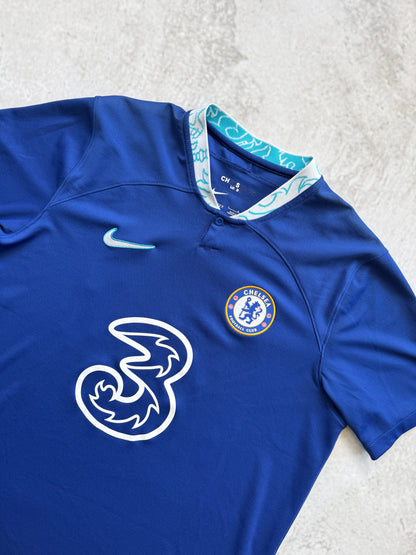Chelsea 2022-2023 Home Jersey — Cucurella #32 L