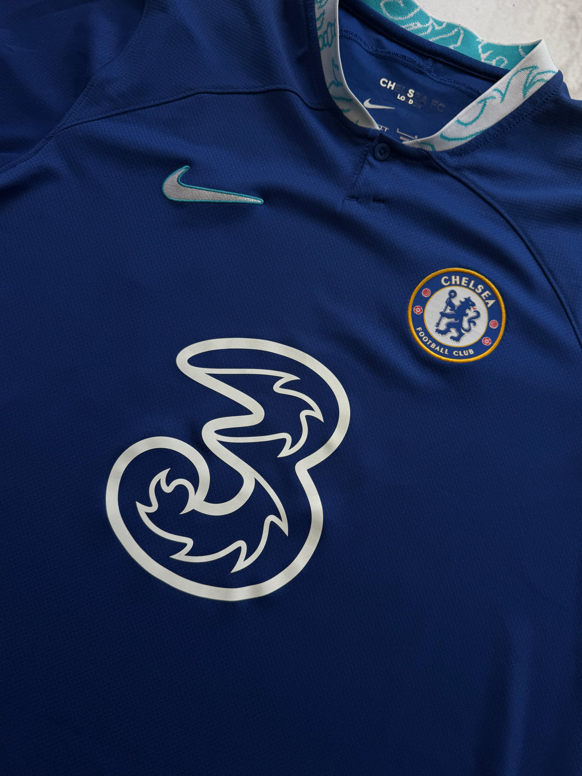 Chelsea 2022-2023 Home Jersey — Cucurella #32 L