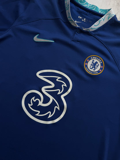 Chelsea 2022-2023 Home Jersey — Cucurella #32 L