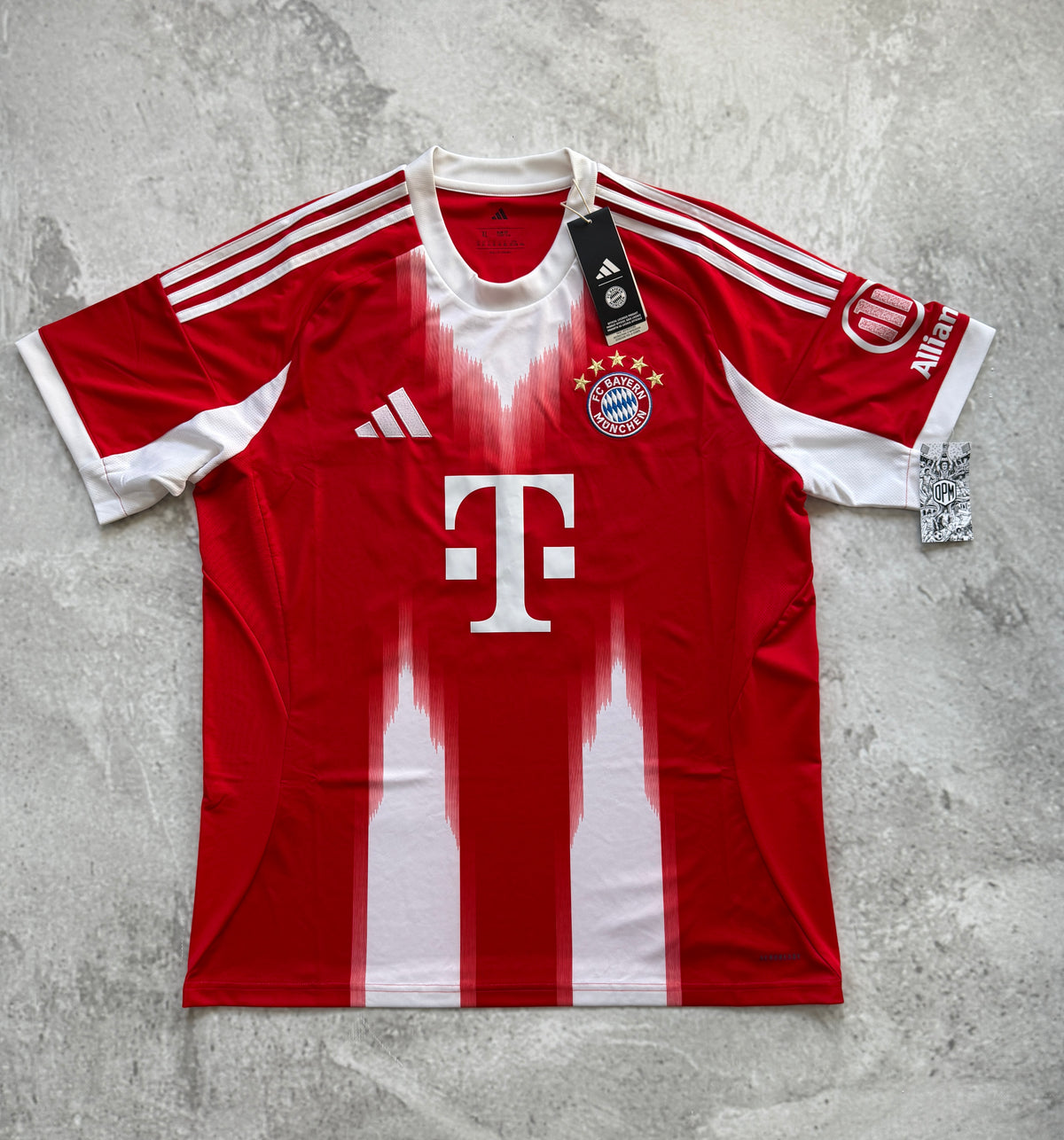 Bayern Munich 2025-2026 Home Jersey — Musiala #10 XL