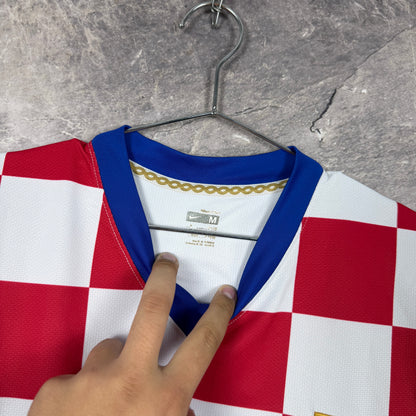 Croatia 2008-2009 Home Jersey — Modrić #14 M