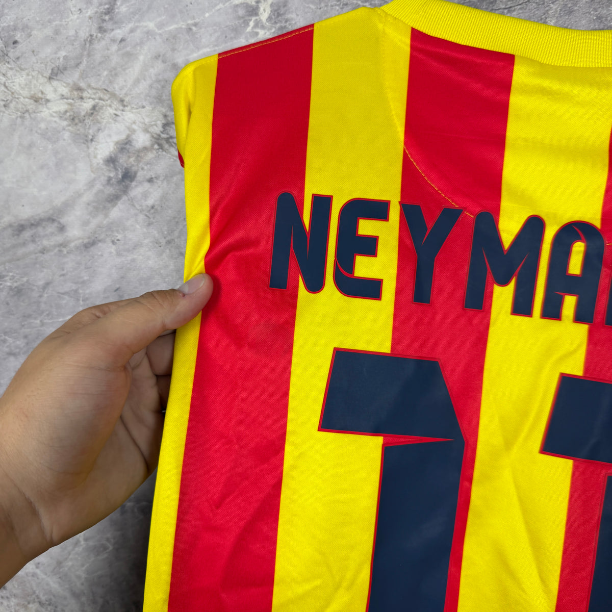 Barcelona 2013-2014 Away Jersey — Neymar Jr #11 L