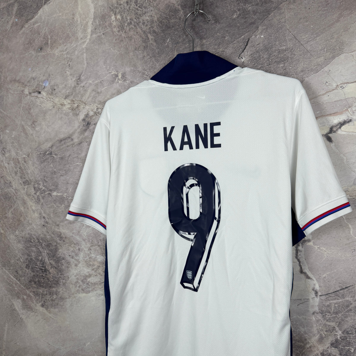 England 2024-2025 Home Jersey — Kane #9 M