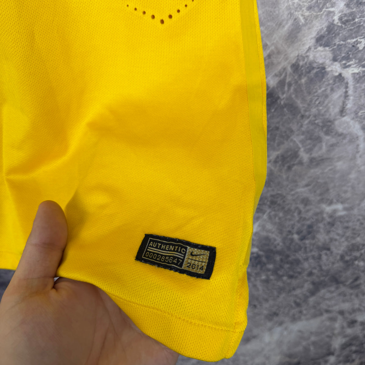 Brazil 2014-2015 Home Jersey — P. Coutinho #21 M